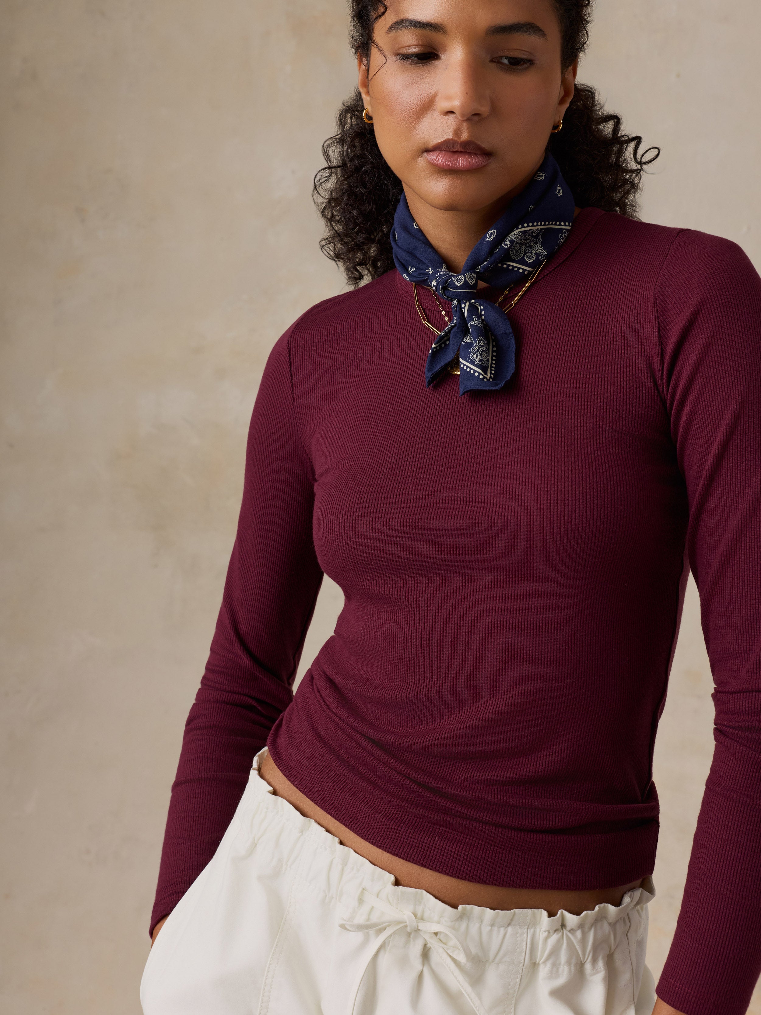 Featherweight Freestyle Layering Crew - Maroon Banner